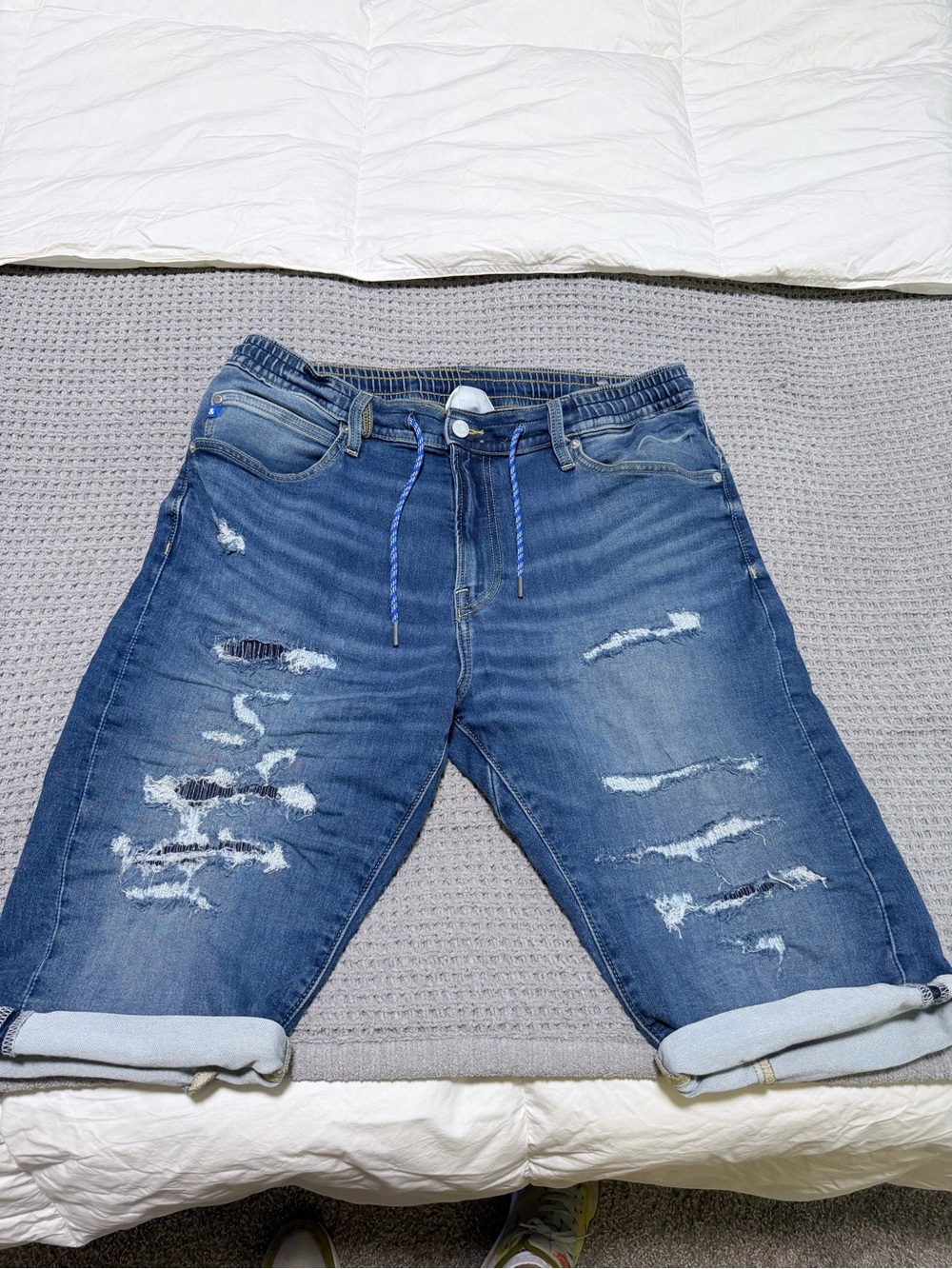 🔥H&M Men's Distressed Denim Shorts - Blue🔥